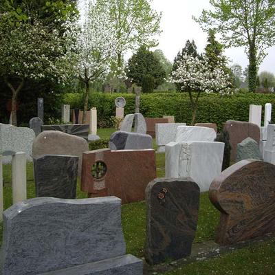 Referenzen - Grabsteine und Grabplatten